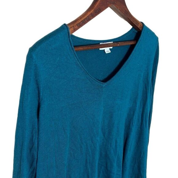 Joseph A. V Neck Curved Hem Top - Picture 3 of 9